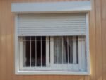 Cortina exterior de PVC de 151cm x 101cm con guías de aluminio - Imagen 6