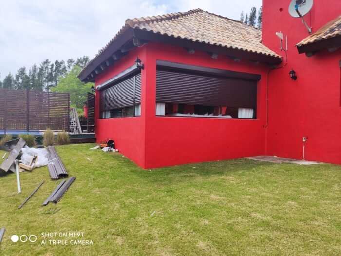 Cortina exterior de PVC de 201cm x 201cm con guías de aluminio - Imagen 5