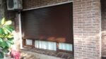 Cortina exterior de PVC de 201cm x 151cm con guías de aluminio - Imagen 5