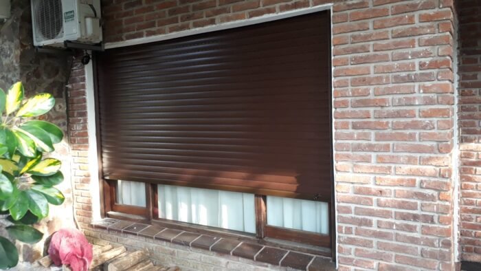 Cortina exterior de PVC de 201cm x 151cm con guías de aluminio - Imagen 5