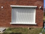 Cortina exterior de PVC de 121cm x 101cm con guías de aluminio